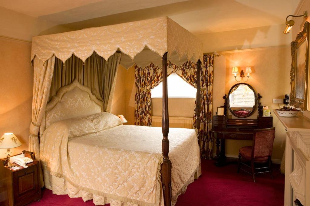 Ravenwood Hall Hotel Bury St. Edmunds Екстериор снимка